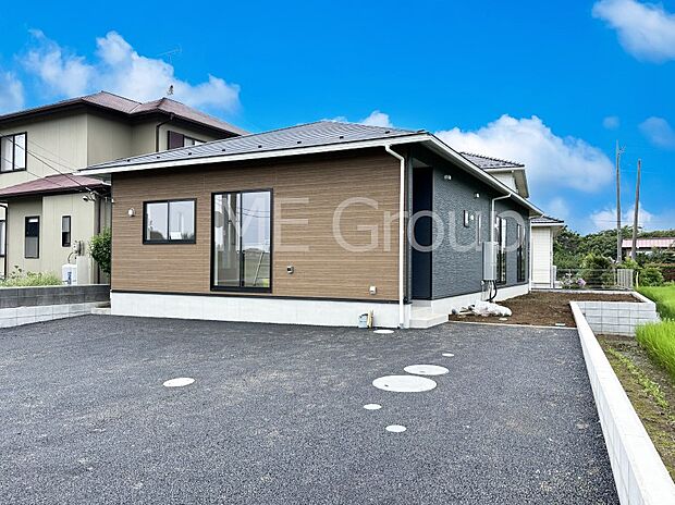 たっぷりの陽光と心地よい風が舞い込む住まい