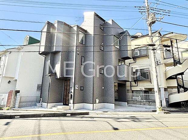 たっぷりの陽光と心地よい風が舞い込む住まい