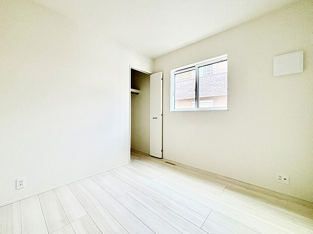 【寝室】収納も充実しています!どんなお部屋にするか考えるのが楽しみですね。