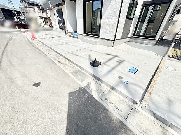 【駐車場】駐車2台可能!急なお客様の駐車に。また、ご家族の自転車スペースとしても大活躍。