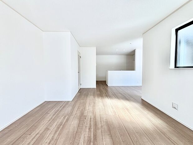 【ダイニング】家族が自然と集まる憩いのスペースになりそう  