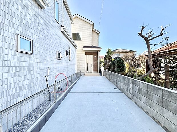 【現地外観写真】溢れる陽光でご家族の笑顔も輝く