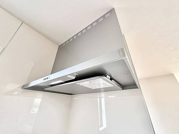 【その他設備(レンジフード)】基本的なお手入れはフィルターのみ!お手入れのしやすさも魅力です。