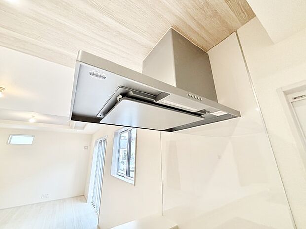 【その他設備(レンジフード)】基本的なお手入れはフィルターのみ!お手入れのしやすさも魅力です。