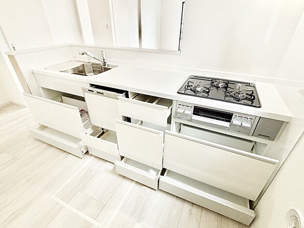 【その他設備(スライド収納)】使いやすさを優先したスライド式収納タイプ!