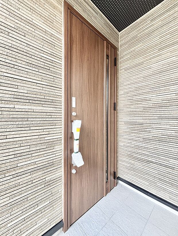 【玄関】大切な家族、来客を出迎える玄関。