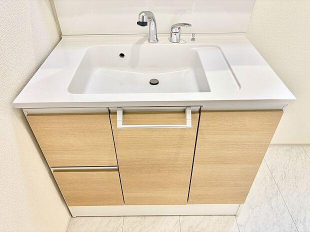 【その他設備(ハンドシャワー水栓)】ハンドシャワー付き!使いやすい洗面台。