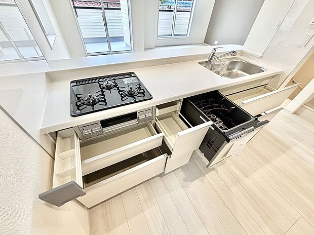 【その他設備(スライド収納)】使いやすさを優先したスライド式収納タイプ!