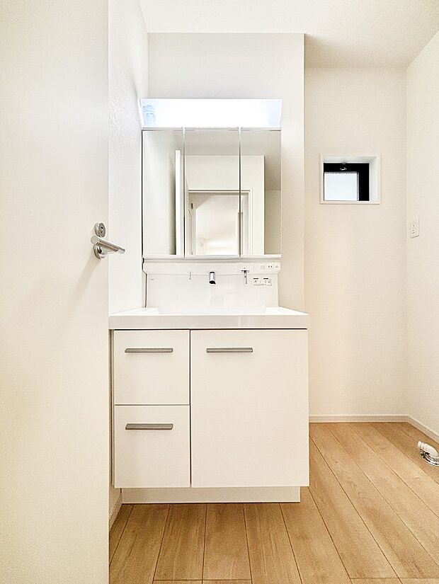 【洗面台・洗面所】収納力と機能性に優れた洗面化粧台