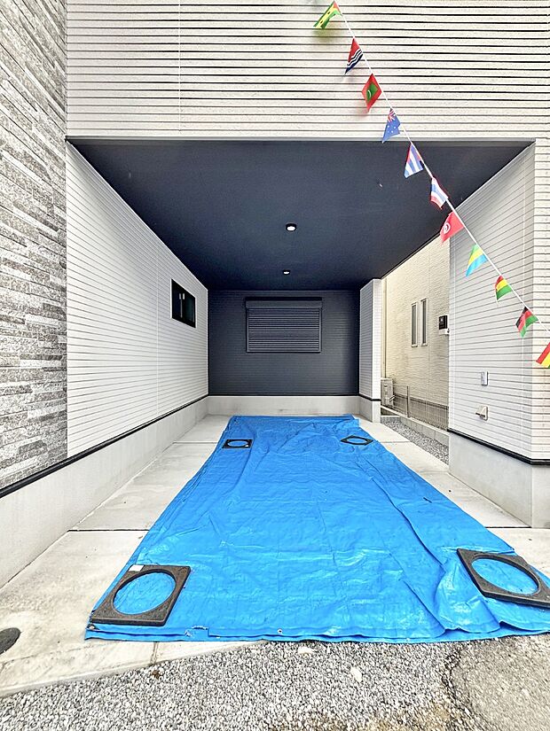 【駐車場】ビルトインタイプは大切なお車を傷や汚れから守ることができます。