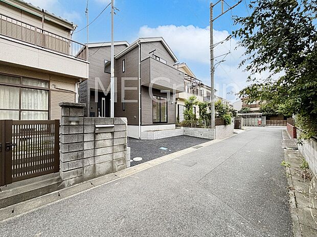 【前面道路含む現地写真】通勤通学に便利な2駅2路線利用可。ここから始まる新生活を応援いたします!