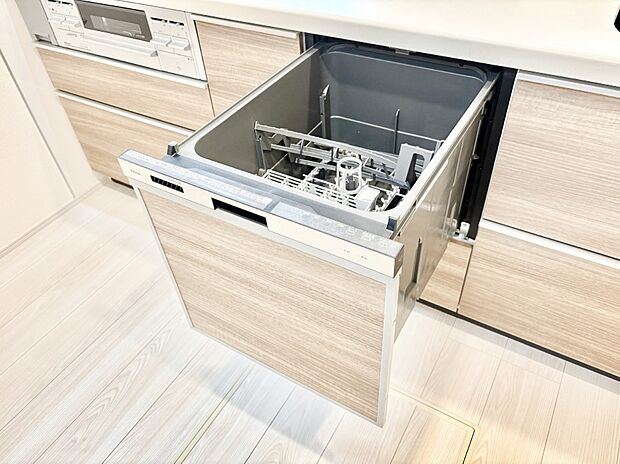 【その他設備(食洗機)】面倒なお片づけは食洗機にお任せ！家事の負担が減って、時間にも気持ちにもゆとりができます。