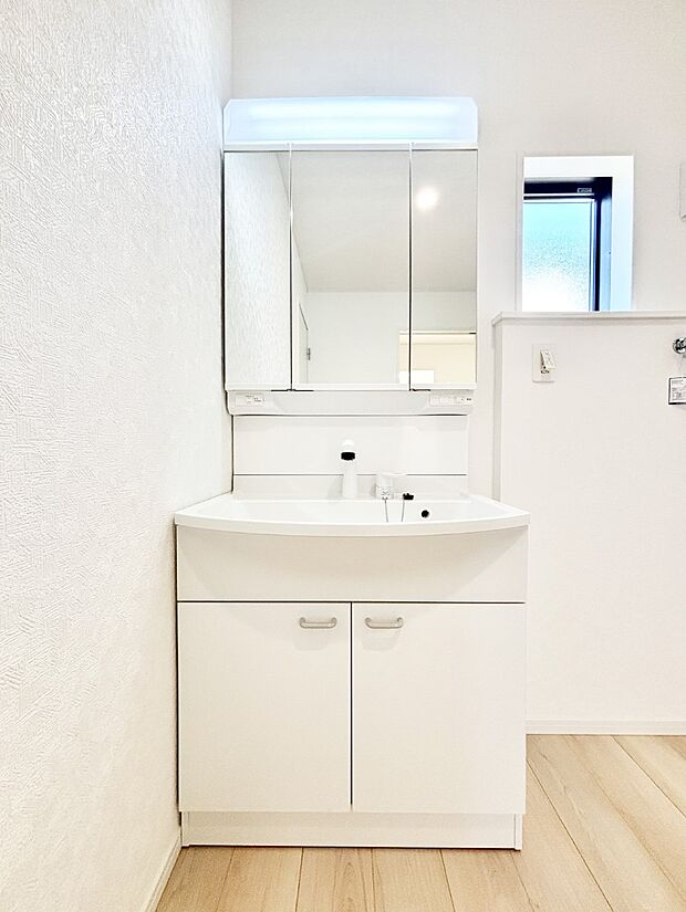 【洗面台・洗面所】収納力と機能性に優れた洗面化粧台