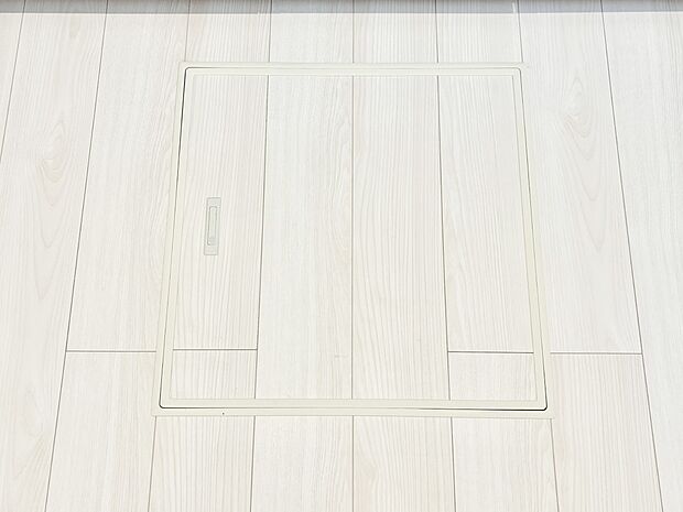 【その他設備(床下収納)】床下収納付き！日用品・非常用品の収納にも大活躍。