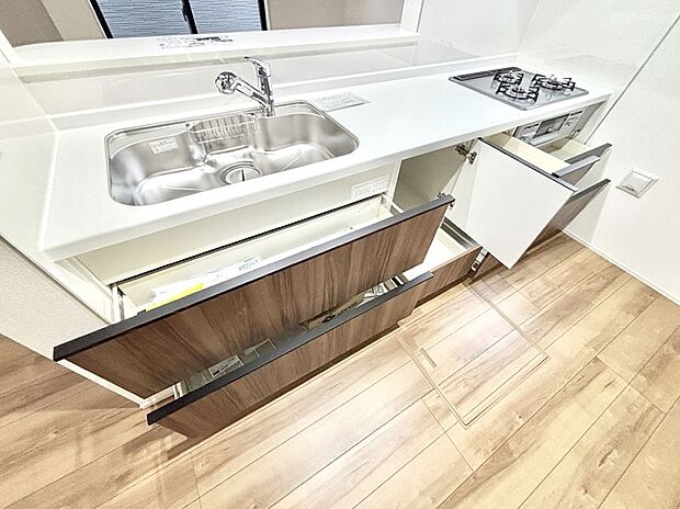 【その他設備(スライド収納)】使いやすさを優先したスライド式収納タイプ!