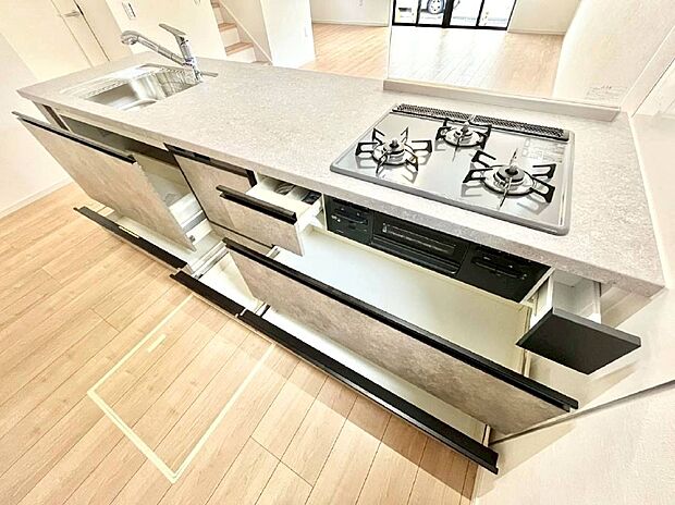 【その他設備(スライド収納)】使いやすさを優先したスライド式収納タイプ!