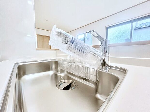 【その他設備(浄水器)】いつでも清潔なおいしいお水を。一つの水栓で水道水と浄水を使い分け。