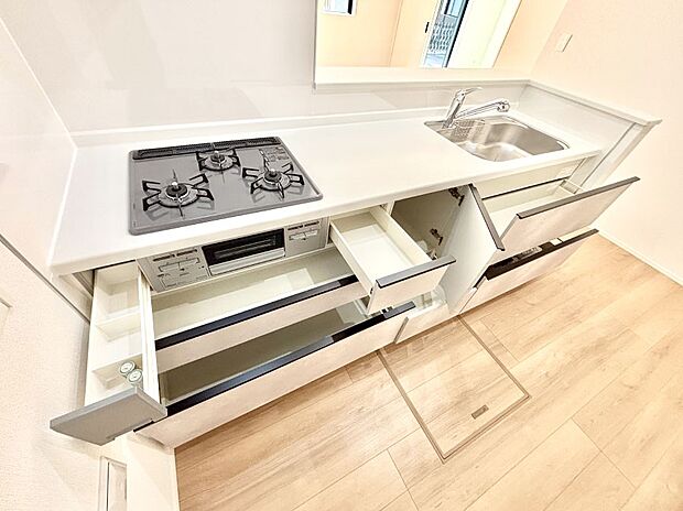 【その他設備(スライド収納)】使いやすさを優先したスライド式収納タイプ!