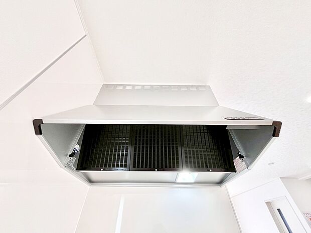 【その他設備(レンジフード)】基本的なお手入れはフィルターのみ！お手入れのしやすさも魅力です。