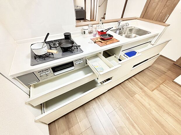 【その他設備(スライド収納)】使いやすさを優先したスライド式収納タイプ！