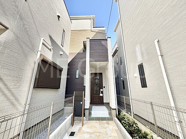 【現地外観写真】溢れる陽光でご家族の笑顔も輝く