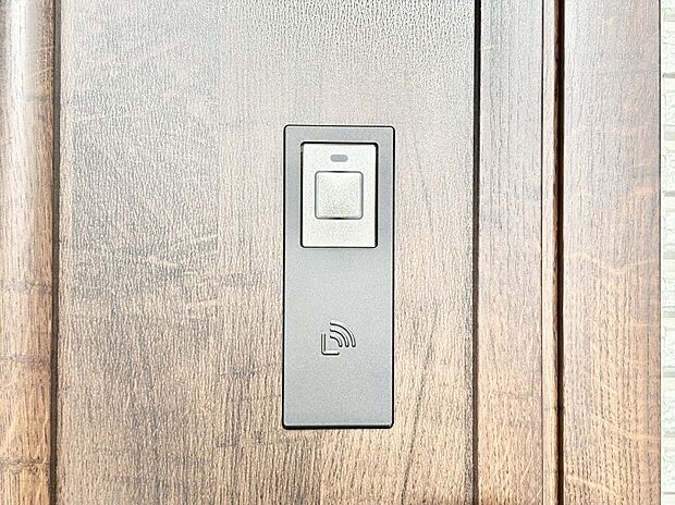 【玄関】ラクラク開錠!スマートコントロールキー。