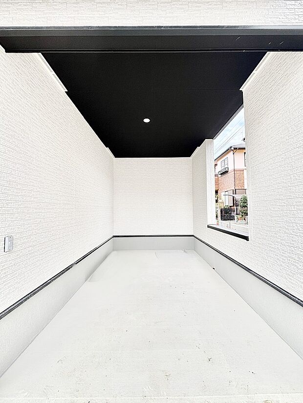 【駐車場】ビルトインタイプは大切なお車を傷や汚れから守ることができます。