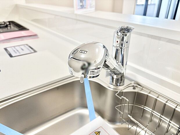【その他設備(蛇口一体型浄水器)】浄水器一体型のキッチンで洗い物用・料理用と切り替え簡単！