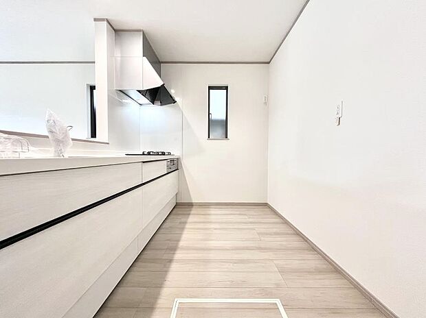 【キッチン】ゆとりあるキッチンではご家族と楽しくお料理ができます。