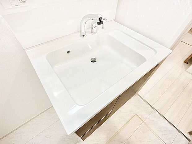 【その他設備(ハンドシャワー水栓)】ハンドシャワー付き!使いやすい洗面台。