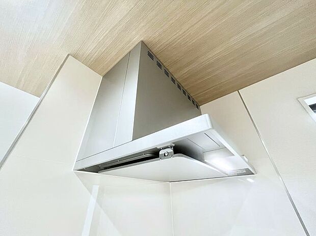 【その他設備(レンジフード)】基本的なお手入れはフィルターのみ!お手入れのしやすさも魅力です。