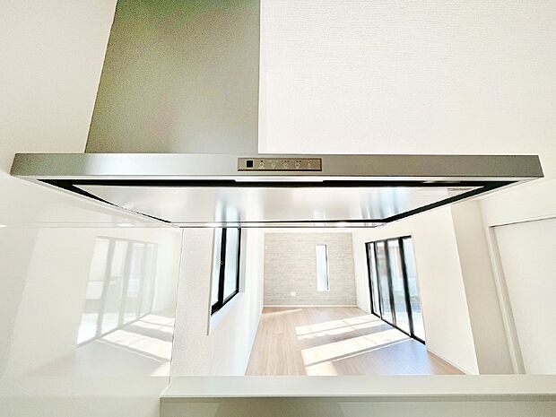 【その他設備(レンジフード)】基本的なお手入れはフィルターのみ!お手入れのしやすさも魅力です。