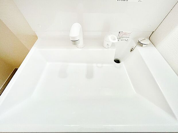 【その他設備(ハンドシャワー水栓)】ハンドシャワー付き!使いやすい洗面台。