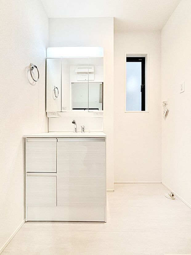 【洗面台・洗面所】収納力と機能性に優れた洗面化粧台