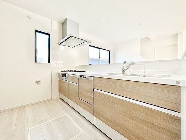 【キッチン】ゆとりあるキッチンではご家族と楽しくお料理ができます。