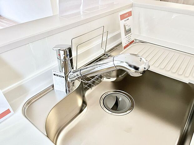 【その他設備(浄水器)】いつでも清潔なおいしいお水を。一つの水栓で水道水と浄水を使い分け。