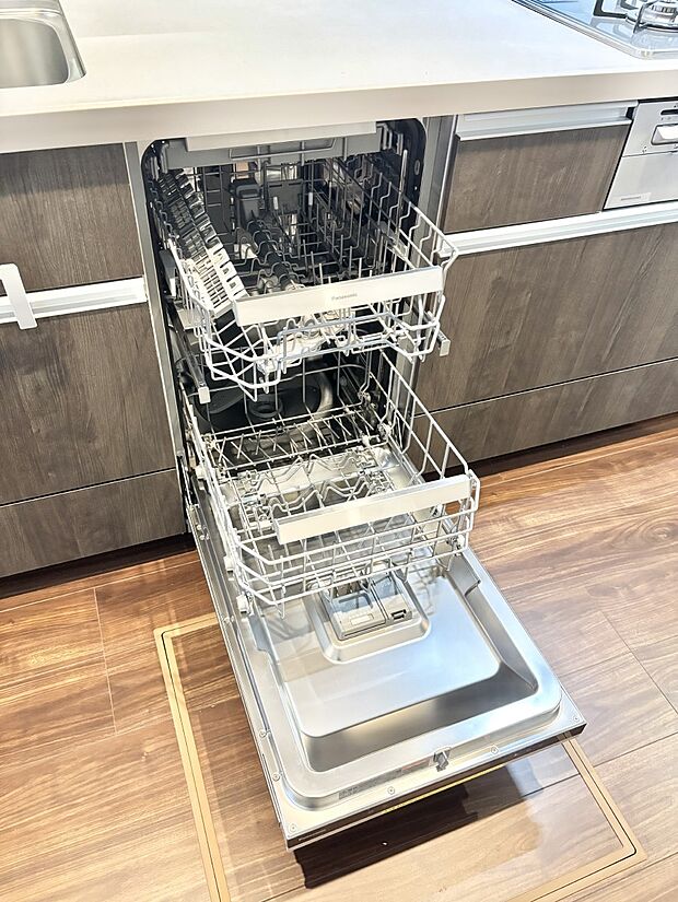 【その他設備(食洗機)】面倒なお片づけは食洗機にお任せ！家事の負担が減って、時間にも気持ちにもゆとりができます。