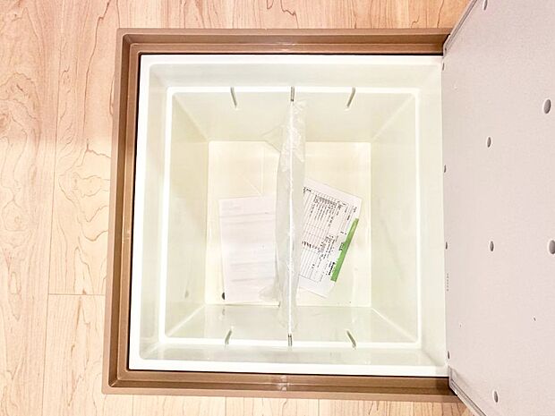 【その他設備(床下収納)】床下収納付き!日用品・非常用品の収納にも大活躍。