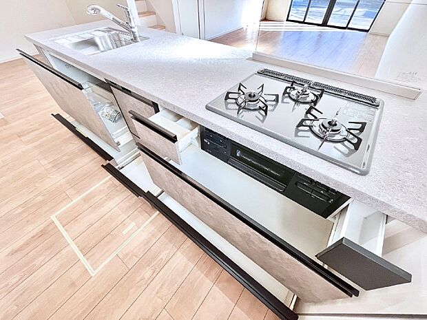 【その他設備(スライド収納)】使いやすさを優先したスライド式収納タイプ!