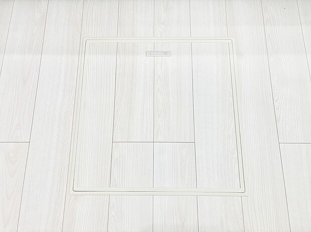 【その他設備(床下収納)】床下収納付き!日用品・非常用品の収納にも大活躍。