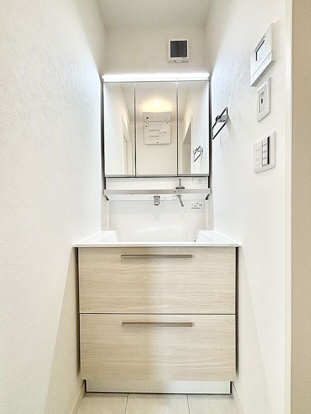 【洗面台・洗面所】収納力と機能性に優れた洗面化粧台