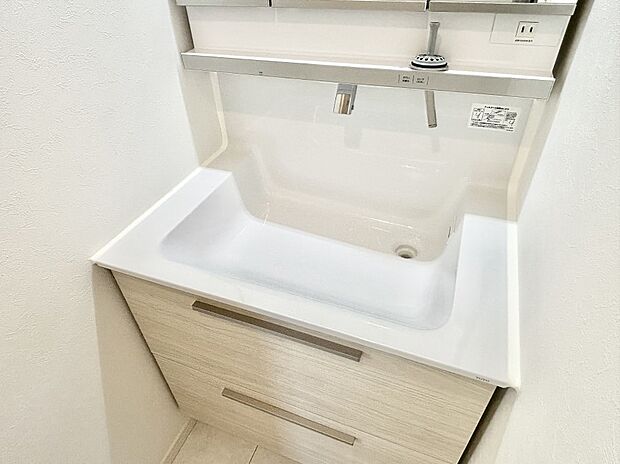 【その他設備(シャワー水栓)】ハンドシャワー付き!使いやすい洗面台。