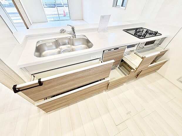 【その他設備(スライド収納)】使いやすさを優先したスライド式収納タイプ！