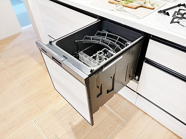 【その他設備(食洗機)】面倒なお片づけは食洗機にお任せ!家事の負担が減って、時間にも気持ちにもゆとりができます。