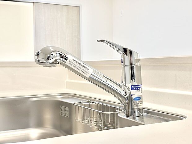 【その他設備(浄水器)】いつでも清潔なおいしいお水を。一つの水栓で水道水と浄水を使い分け。