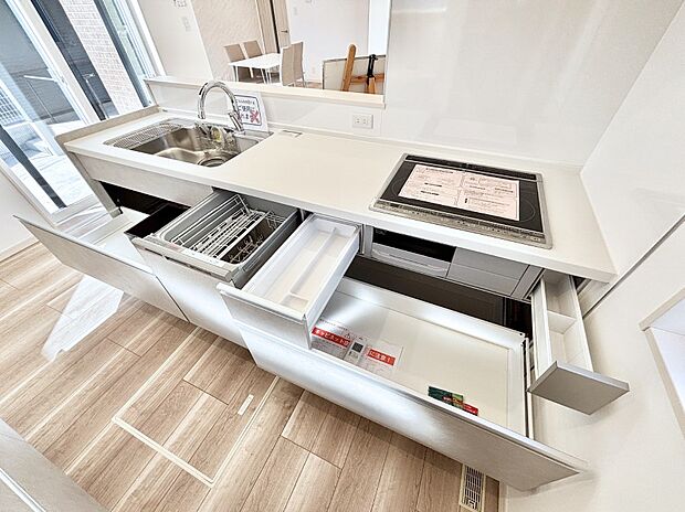 【その他設備(スライド収納)】使いやすさを優先したスライド式収納タイプ！