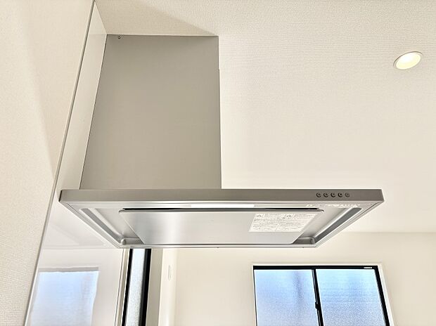 【その他設備(レンジフード)】基本的なお手入れはフィルターのみ!お手入れのしやすさも魅力です。