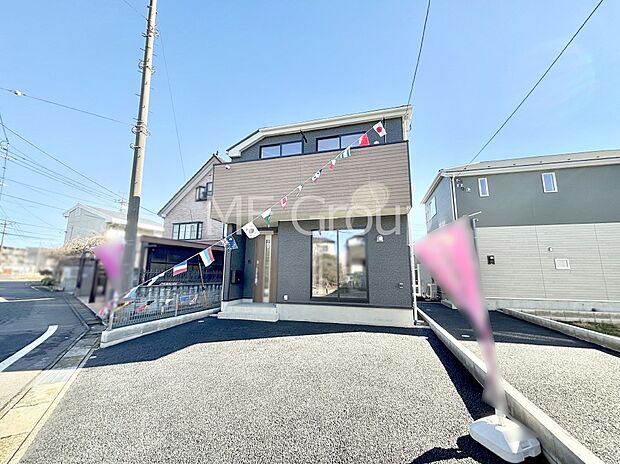 【現地外観写真】たっぷりの陽光と開放感に包まれる明るい住まい