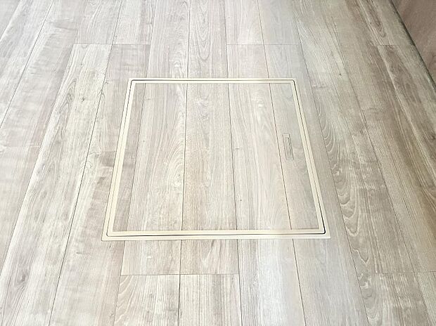 【その他設備(床下収納)】床下収納付き!日用品・非常用品の収納にも大活躍。