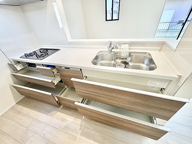 【その他設備(スライド収納)】使いやすさを優先したスライド式収納タイプ!